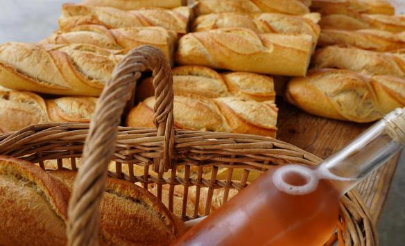 Distribution du pain et du vin