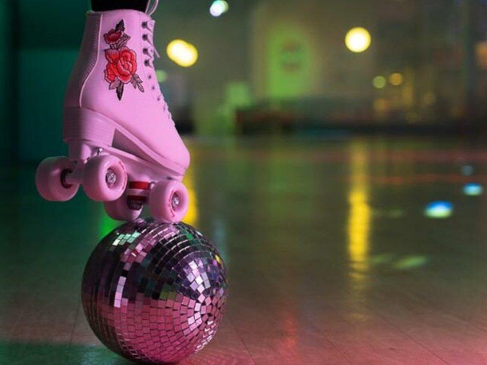 Cosmic roller disco